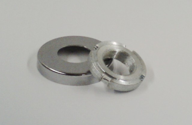 Steering Bearings Cover & Locknut XT50 / 125-18